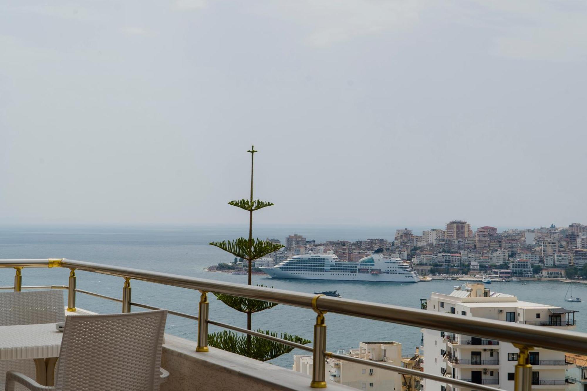 Hotel Mediterrane Sarandë Exterior foto